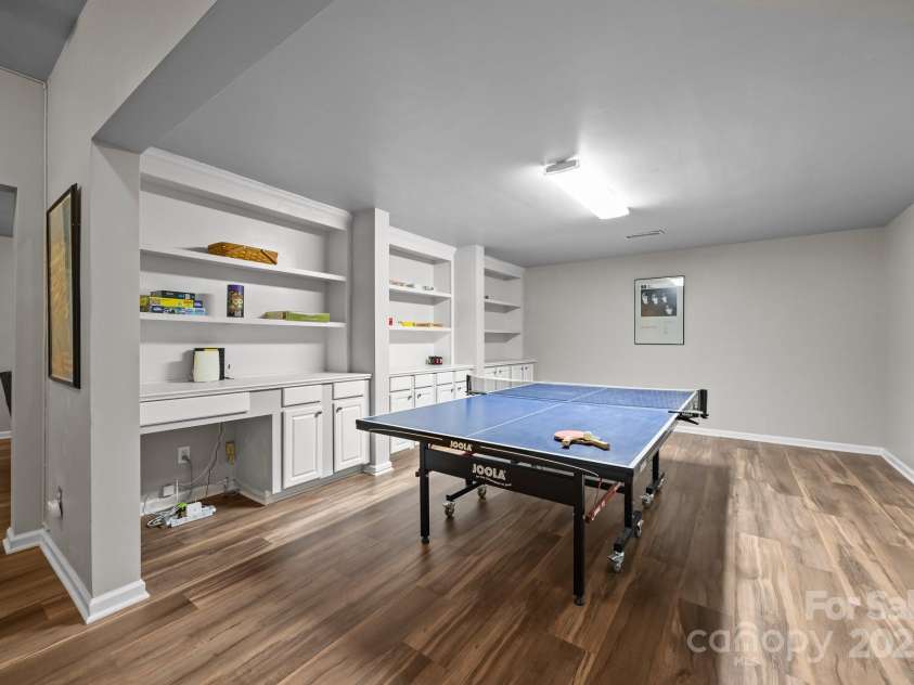 18305 Dembridge Drive, Davidson, NC 28036.  MLS# CAR4249424, YatesRealty ID 20889. 
