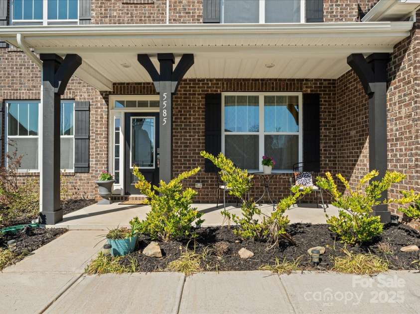 5585 Zeeland Lane, Fort Mill, SC 29707.  MLS# CAR4229336, YatesRealty ID 20891. 