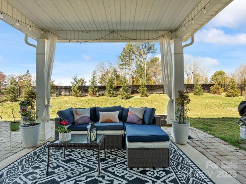 5585 Zeeland Lane, Fort Mill, SC 29707.  MLS# CAR4229336, YatesRealty ID 20891. 