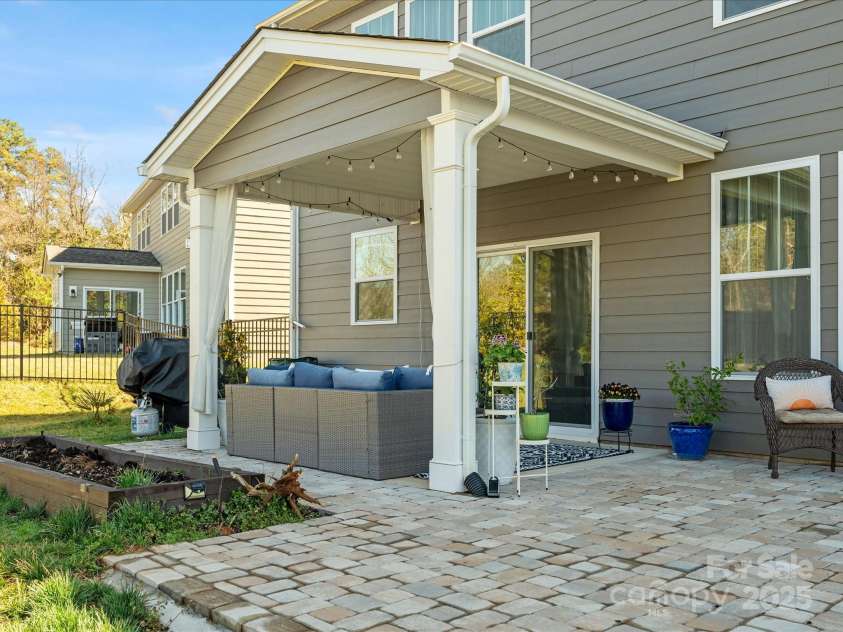 5585 Zeeland Lane, Fort Mill, SC 29707.  MLS# CAR4229336, YatesRealty ID 20891. 