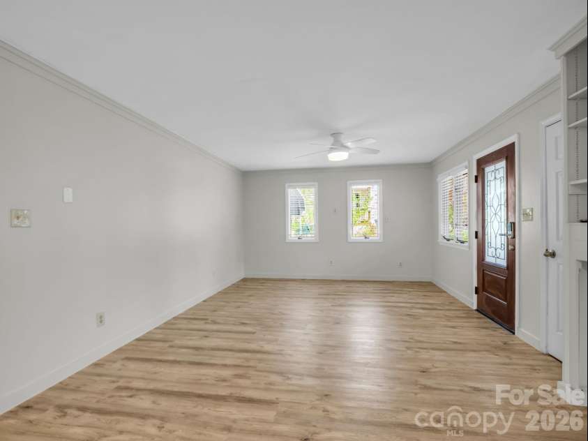 605 Rhododendron Avenue, Black Mountain, NC 28711.  MLS# CAR4367853, YatesRealty ID 20891. 