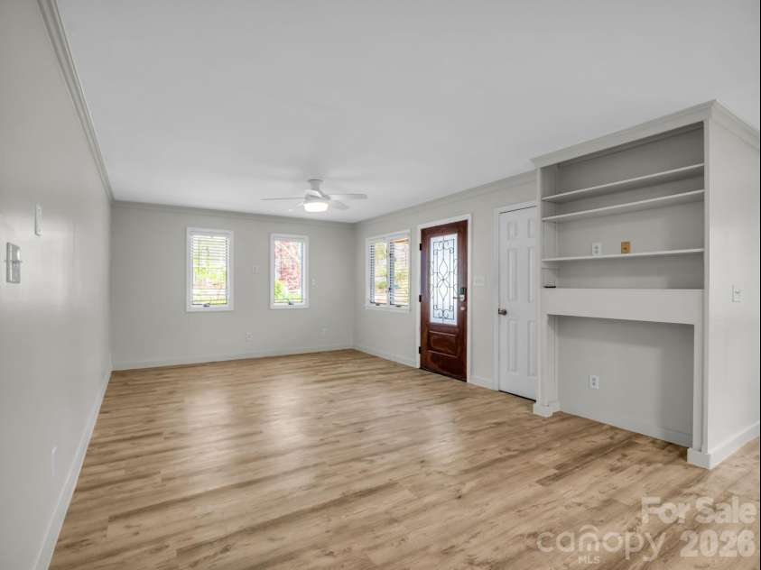 605 Rhododendron Avenue, Black Mountain, NC 28711.  MLS# CAR4367853, YatesRealty ID 20891. 