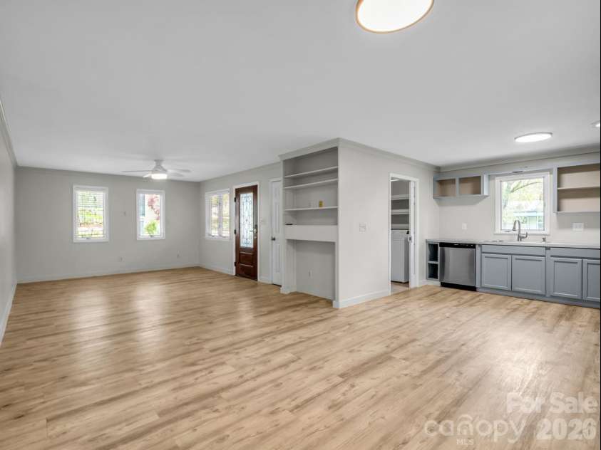 605 Rhododendron Avenue, Black Mountain, NC 28711.  MLS# CAR4367853, YatesRealty ID 20891. 