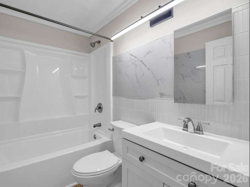 605 Rhododendron Avenue, Black Mountain, NC 28711.  MLS# CAR4367853, YatesRealty ID 20891. 