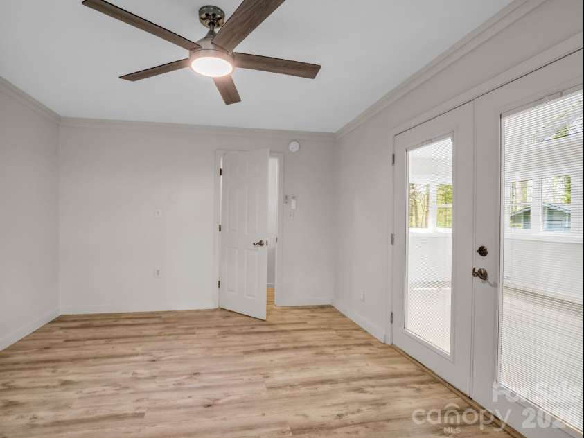 605 Rhododendron Avenue, Black Mountain, NC 28711.  MLS# CAR4367853, YatesRealty ID 20891. 