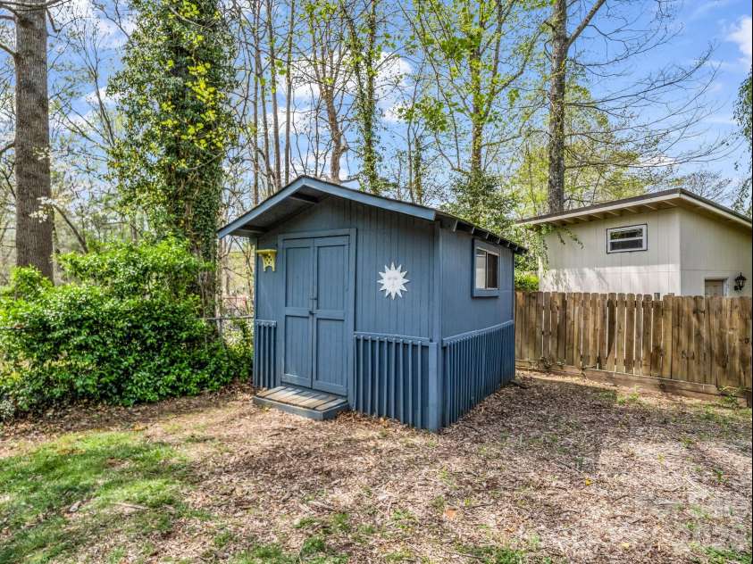 605 Rhododendron Avenue, Black Mountain, NC 28711.  MLS# CAR4367853, YatesRealty ID 20891. 