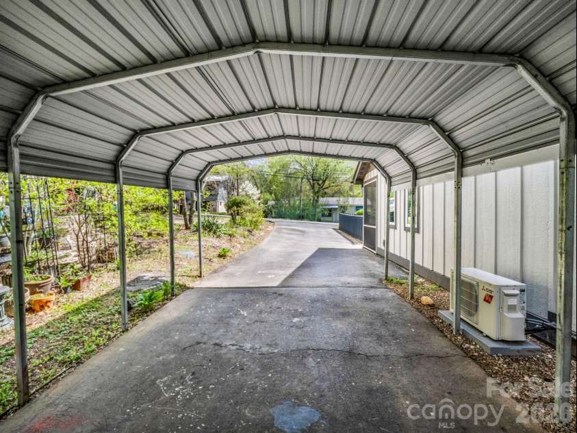 605 Rhododendron Avenue, Black Mountain, NC 28711.  MLS# CAR4367853, YatesRealty ID 20891. 