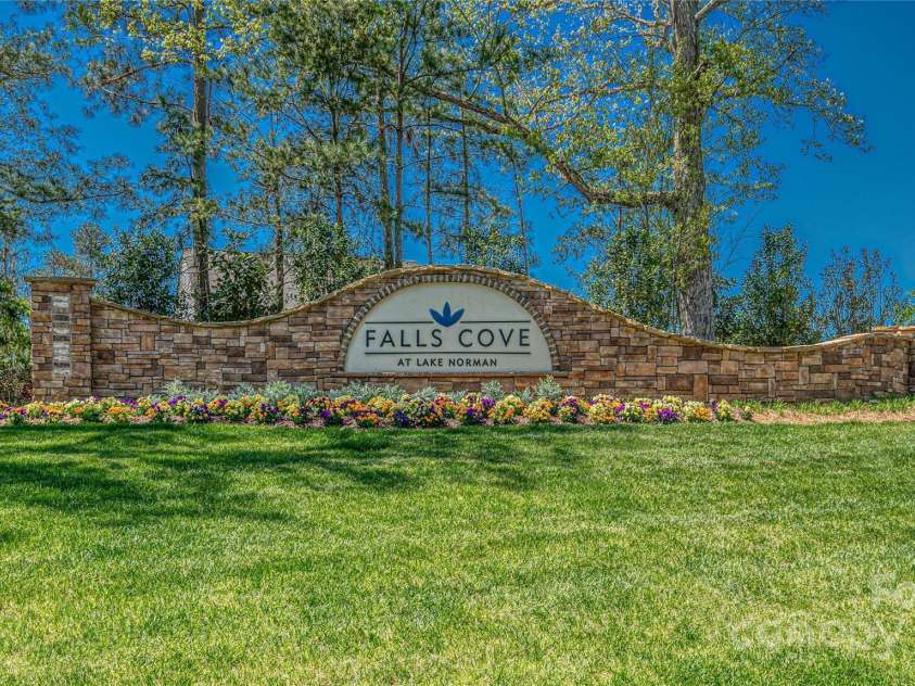 247 Tackle Box Drive, Troutman, NC 28166.  MLS# CAR4250227, YatesRealty ID 20892. Entrance