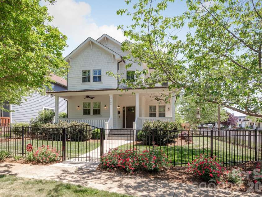 3400 Holt Street, Charlotte, NC 28205.  MLS# CAR4373235, YatesRealty ID 20892. 