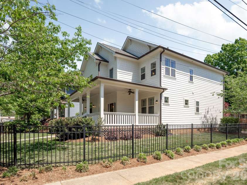 3400 Holt Street, Charlotte, NC 28205.  MLS# CAR4373235, YatesRealty ID 20892. 
