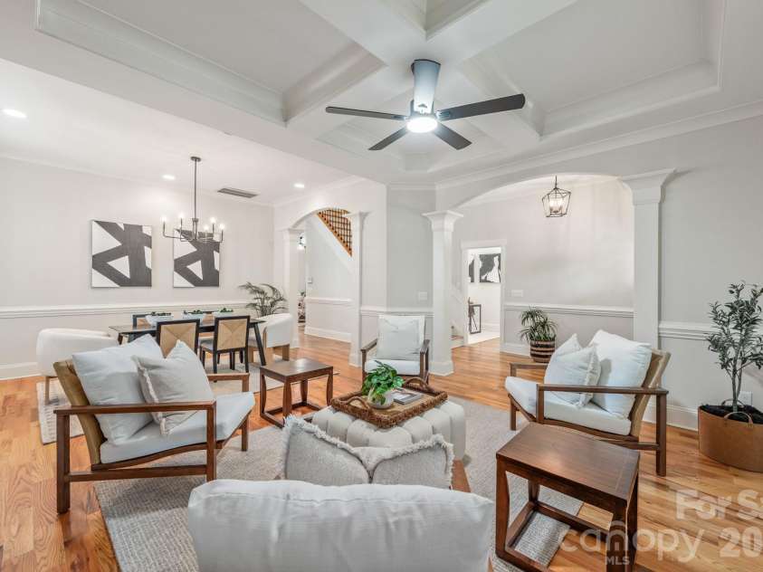 3400 Holt Street, Charlotte, NC 28205.  MLS# CAR4373235, YatesRealty ID 20892. 