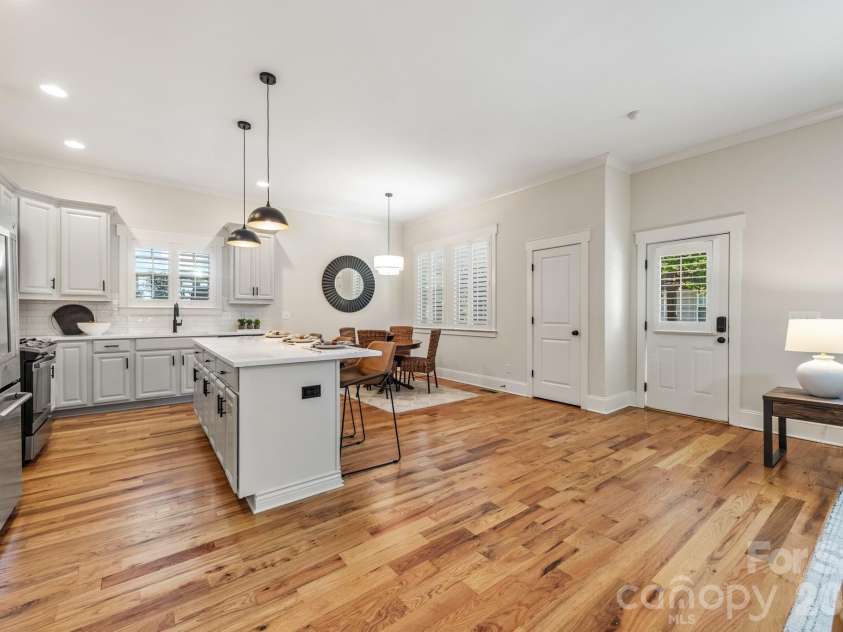 3400 Holt Street, Charlotte, NC 28205.  MLS# CAR4373235, YatesRealty ID 20892. 