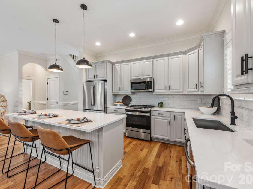 3400 Holt Street, Charlotte, NC 28205.  MLS# CAR4373235, YatesRealty ID 20892. 