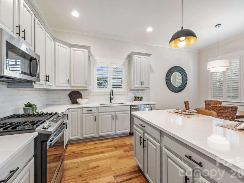 3400 Holt Street, Charlotte, NC 28205.  MLS# CAR4373235, YatesRealty ID 20892. 