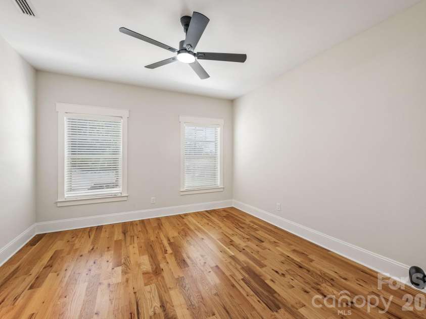 3400 Holt Street, Charlotte, NC 28205.  MLS# CAR4373235, YatesRealty ID 20892. 