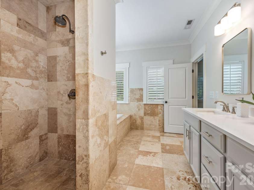 3400 Holt Street, Charlotte, NC 28205.  MLS# CAR4373235, YatesRealty ID 20892. Second level primary suite