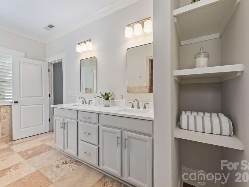 3400 Holt Street, Charlotte, NC 28205.  MLS# CAR4373235, YatesRealty ID 20892. Second level primary suite
