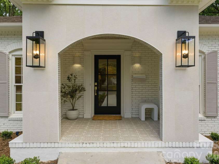 2823 Wickersham Road, Charlotte, NC 28211.  MLS# CAR4372867, YatesRealty ID 20893. 