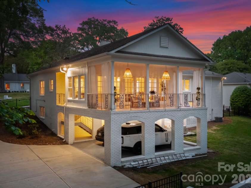 2823 Wickersham Road, Charlotte, NC 28211.  MLS# CAR4372867, YatesRealty ID 20893. 