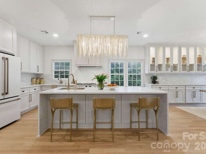 2823 Wickersham Road, Charlotte, NC 28211.  MLS# CAR4372867, YatesRealty ID 20893. 