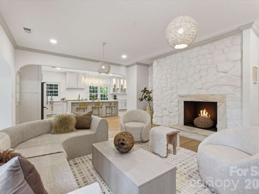 2823 Wickersham Road, Charlotte, NC 28211.  MLS# CAR4372867, YatesRealty ID 20893. 