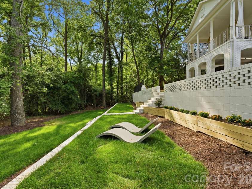 2823 Wickersham Road, Charlotte, NC 28211.  MLS# CAR4372867, YatesRealty ID 20893. 