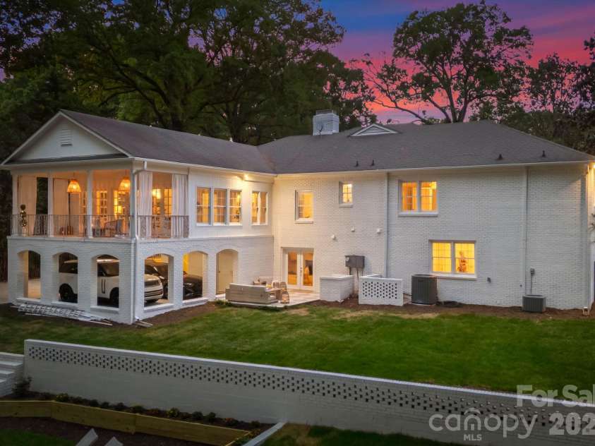 2823 Wickersham Road, Charlotte, NC 28211.  MLS# CAR4372867, YatesRealty ID 20893. 