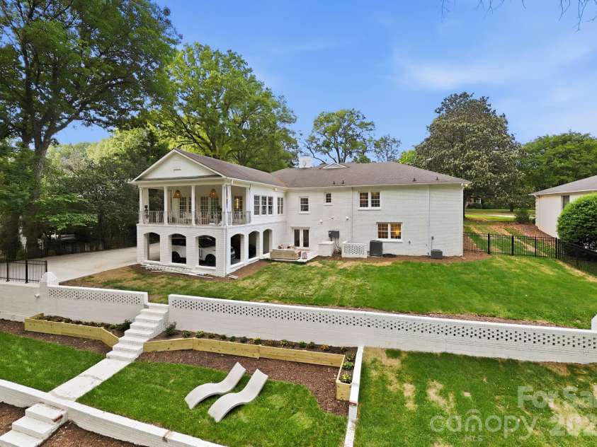2823 Wickersham Road, Charlotte, NC 28211.  MLS# CAR4372867, YatesRealty ID 20893. 