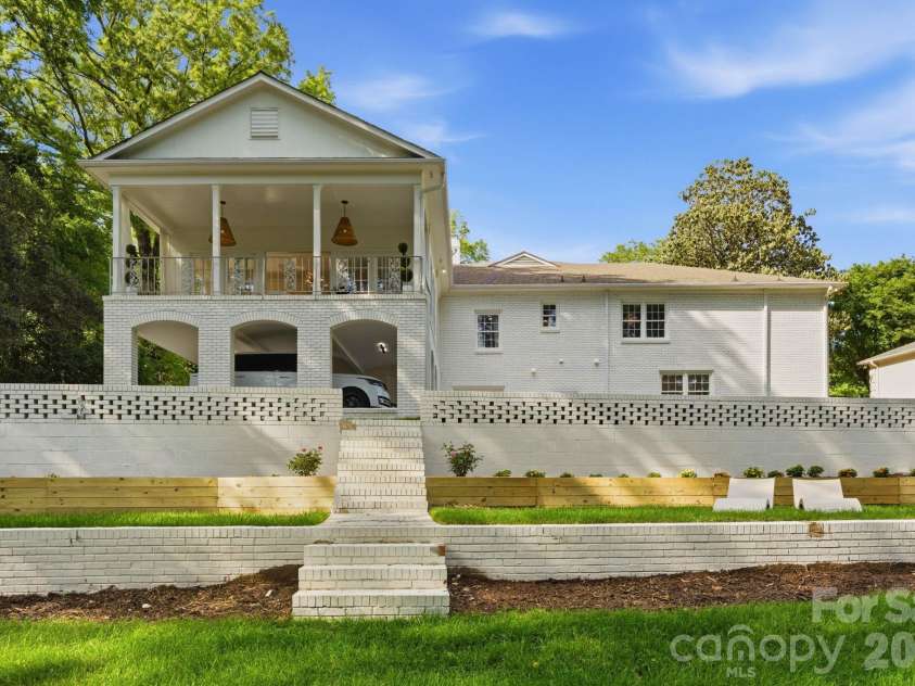 2823 Wickersham Road, Charlotte, NC 28211.  MLS# CAR4372867, YatesRealty ID 20893. 