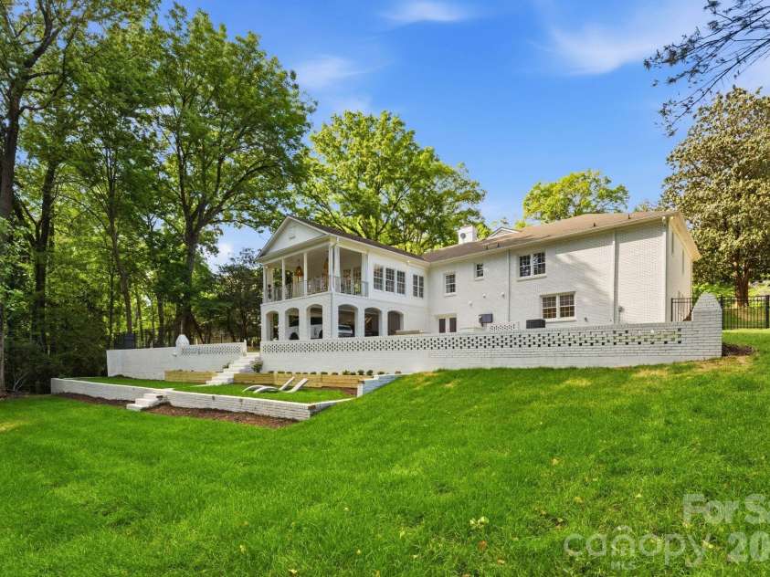 2823 Wickersham Road, Charlotte, NC 28211.  MLS# CAR4372867, YatesRealty ID 20893. 