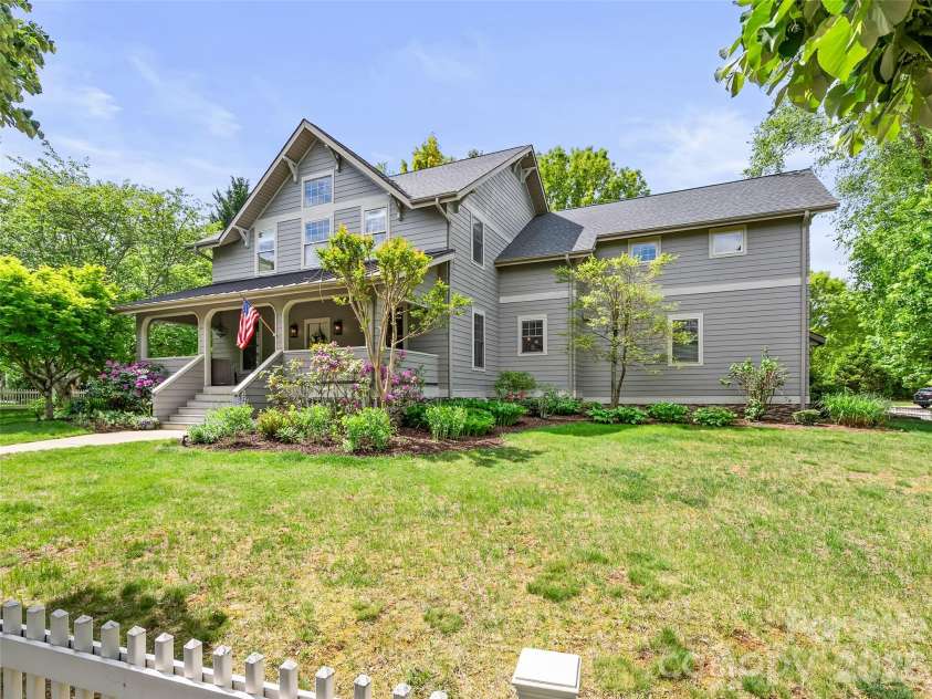1066 Columbine Road, Asheville, NC 28803.  MLS# CAR4371286, YatesRealty ID 20894. 