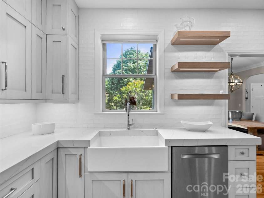 1066 Columbine Road, Asheville, NC 28803.  MLS# CAR4371286, YatesRealty ID 20894. 