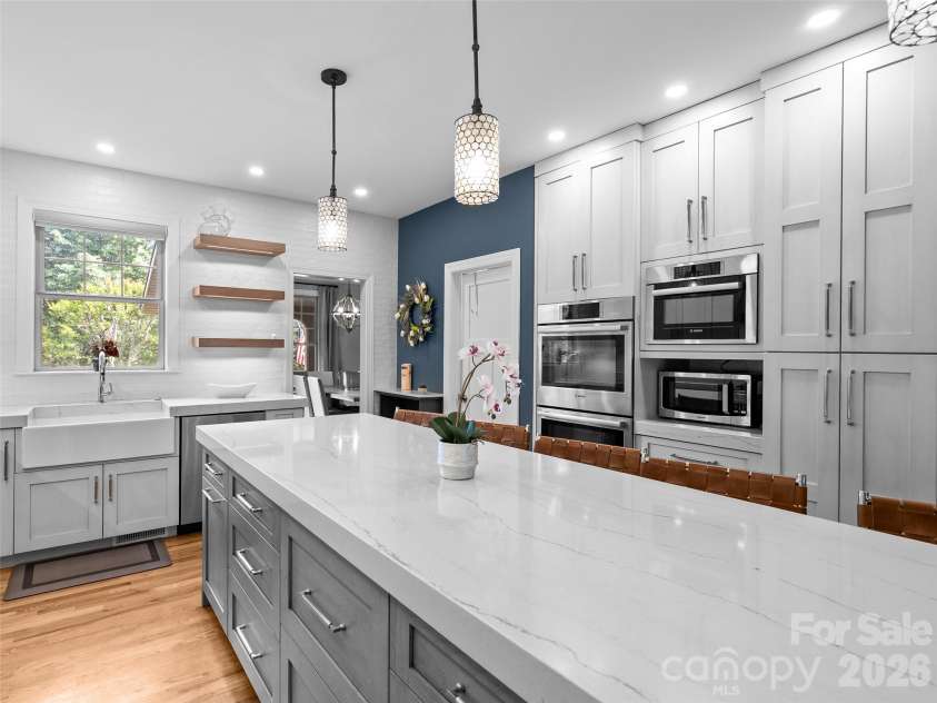 1066 Columbine Road, Asheville, NC 28803.  MLS# CAR4371286, YatesRealty ID 20894. 