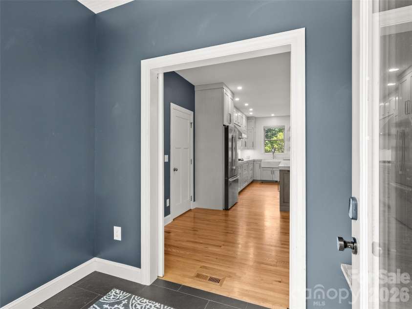 1066 Columbine Road, Asheville, NC 28803.  MLS# CAR4371286, YatesRealty ID 20894. 
