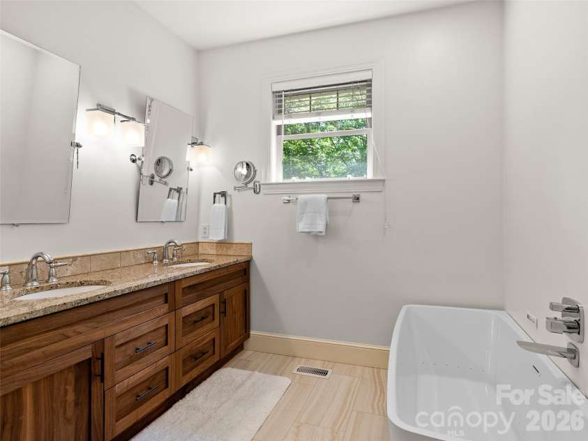 1066 Columbine Road, Asheville, NC 28803.  MLS# CAR4371286, YatesRealty ID 20894. 