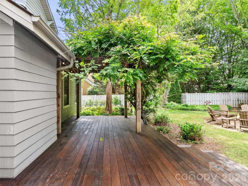 1066 Columbine Road, Asheville, NC 28803.  MLS# CAR4371286, YatesRealty ID 20894. 