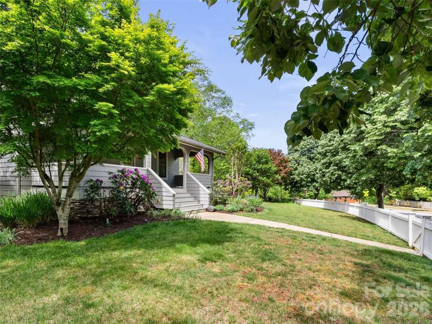1066 Columbine Road, Asheville, NC 28803.  MLS# CAR4371286, YatesRealty ID 20894. 