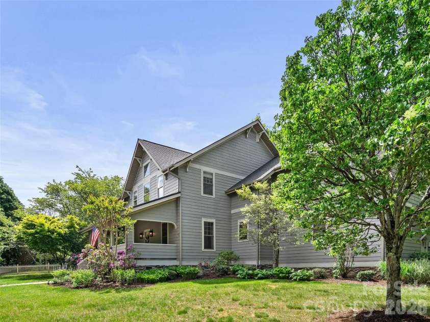 1066 Columbine Road, Asheville, NC 28803.  MLS# CAR4371286, YatesRealty ID 20894. 