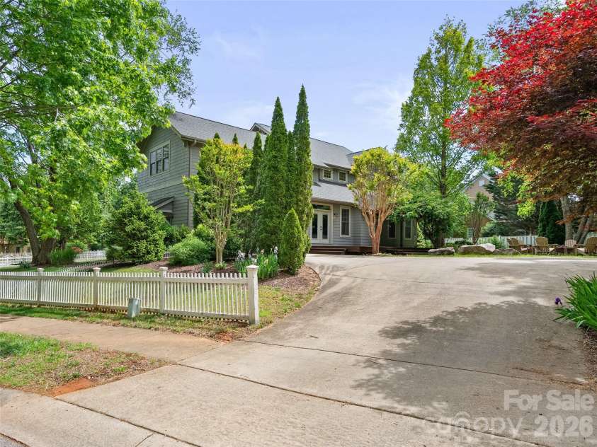 1066 Columbine Road, Asheville, NC 28803.  MLS# CAR4371286, YatesRealty ID 20894. 