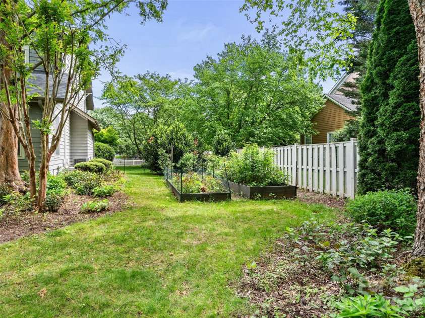 1066 Columbine Road, Asheville, NC 28803.  MLS# CAR4371286, YatesRealty ID 20894. 