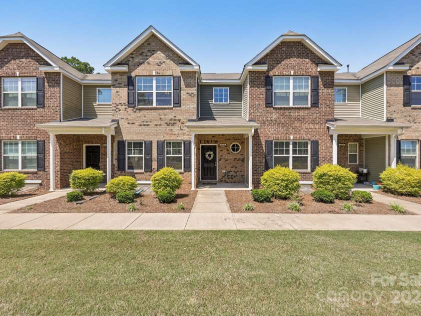 6315 Prosperity Church Road, Charlotte, NC 28269.  MLS# CAR4256414, YatesRealty ID 20894. 