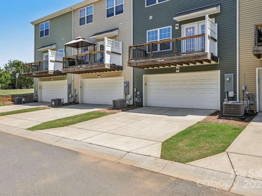 6315 Prosperity Church Road, Charlotte, NC 28269.  MLS# CAR4256414, YatesRealty ID 20894. 