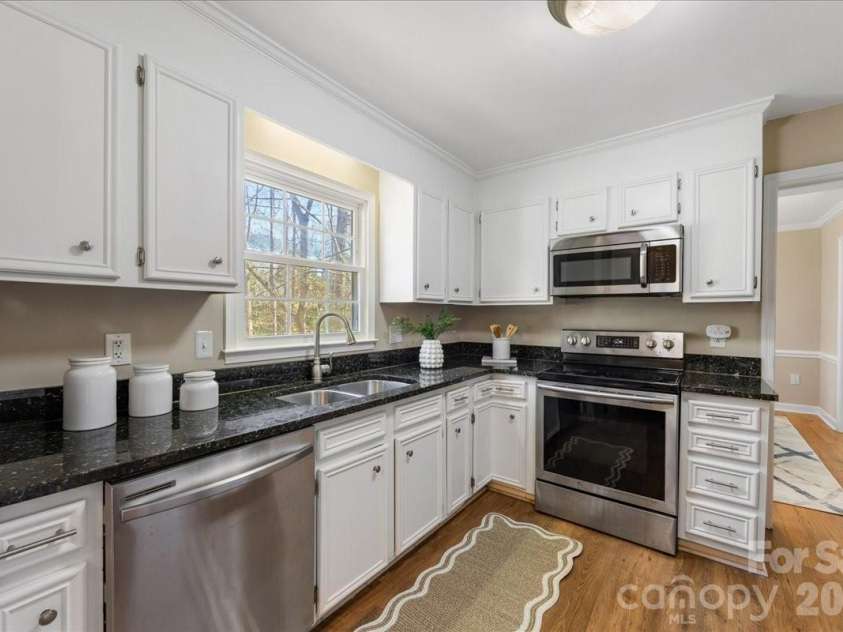 4025 Old Stone Road, Charlotte, NC 28226.  MLS# CAR4356134, YatesRealty ID 20896. 