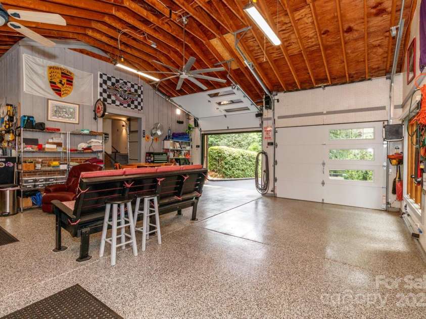 6119 Bittersweet Lane, Charlotte, NC 28270.  MLS# CAR4259324, YatesRealty ID 20897. 