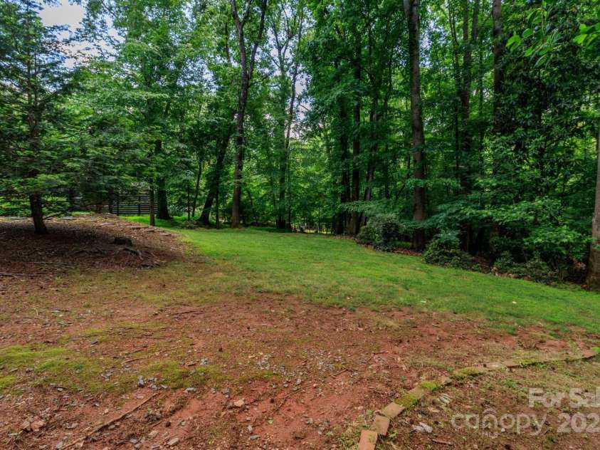 6119 Bittersweet Lane, Charlotte, NC 28270.  MLS# CAR4259324, YatesRealty ID 20897. 