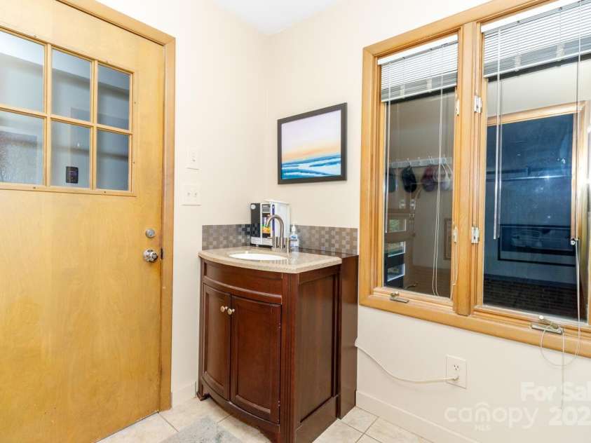 6119 Bittersweet Lane, Charlotte, NC 28270.  MLS# CAR4259324, YatesRealty ID 20897. 