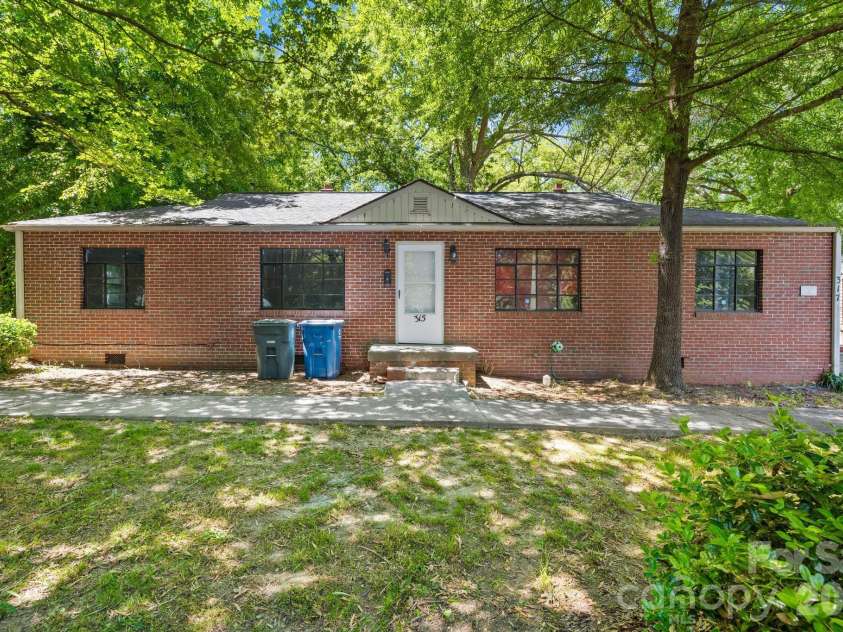 317 D Avenue, Salisbury, NC 28144.  MLS# CAR4379914, YatesRealty ID 20899. 