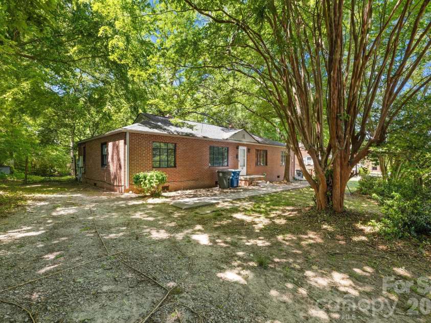 317 D Avenue, Salisbury, NC 28144.  MLS# CAR4379914, YatesRealty ID 20899. 