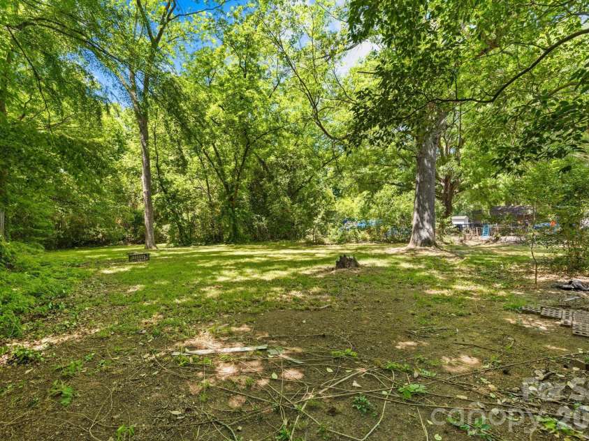 317 D Avenue, Salisbury, NC 28144.  MLS# CAR4379914, YatesRealty ID 20899. 