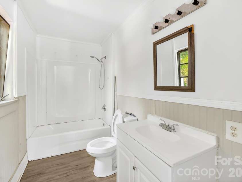 317 D Avenue, Salisbury, NC 28144.  MLS# CAR4379914, YatesRealty ID 20899. 